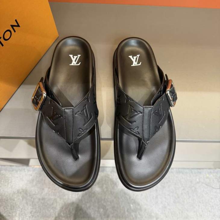 Picture of Louis Vuitton Slippers _SKULVsz38-45mnq0201704